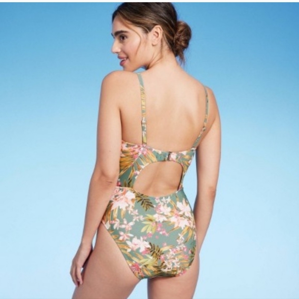 Floral Swimsuit in Pink and Green Shirred Front Daughter Took Off Tags. Didnt F - Picture 3 of 5